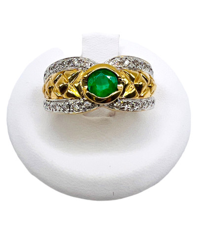 Solitaire Emerald Diamond Band Ring - size 7