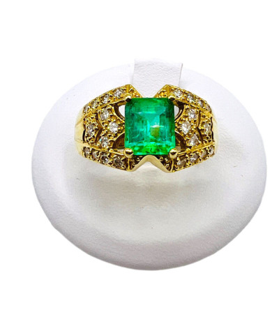 Emerald Diamond Ring 18k Yellow Gold