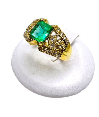 Emerald Diamond Ring 18k Yellow Gold