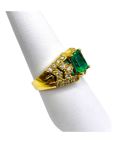 Emerald Diamond Ring 18k Yellow Gold