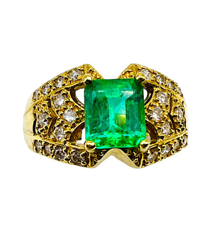 Emerald Diamond Ring 18k Yellow Gold