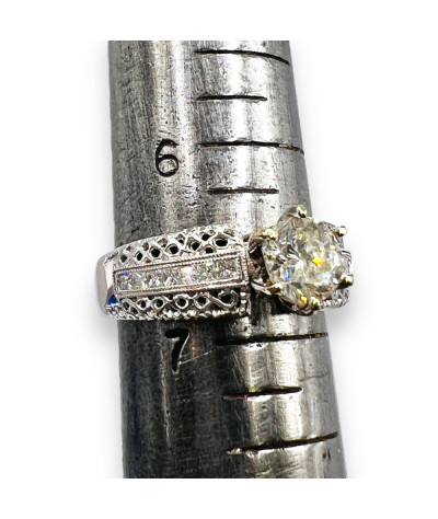 18k White Gold Diamond Engagement Ring - size 6.5